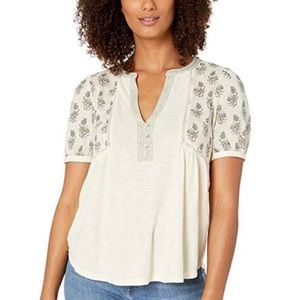 Lucky brand blouse cream and green.  Very good conditions